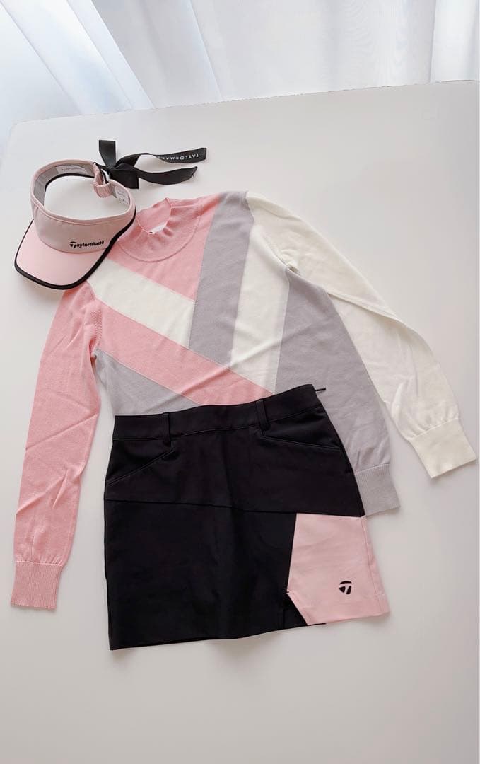 テーラーメイドゴルフ　上下②点セット　ハイネックセーター　スリットスカート