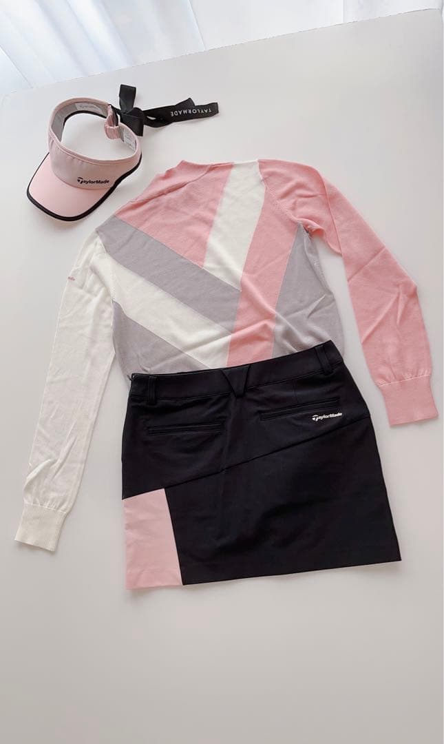 テーラーメイドゴルフ　上下②点セット　ハイネックセーター　スリットスカート