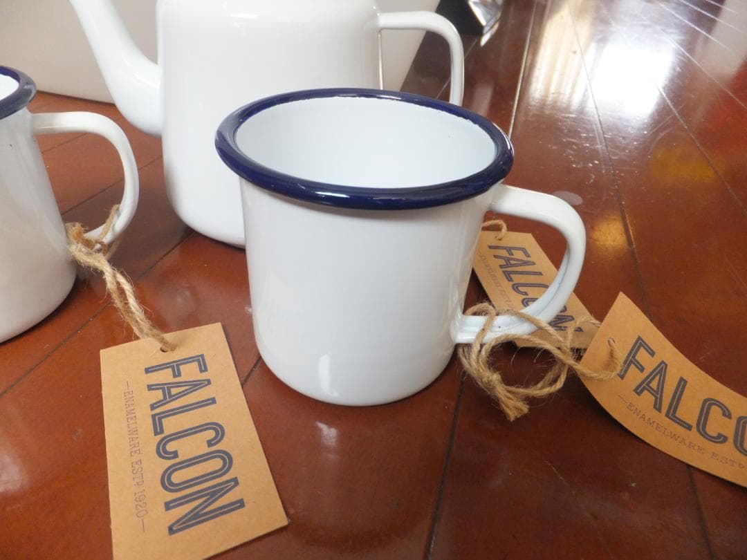 FALCONファルコンのホーローマグカップ２個とポット　未使用品