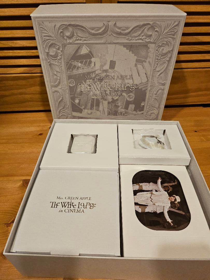 Mrs. GREEN APPLE The White Lounge初回限定BOX