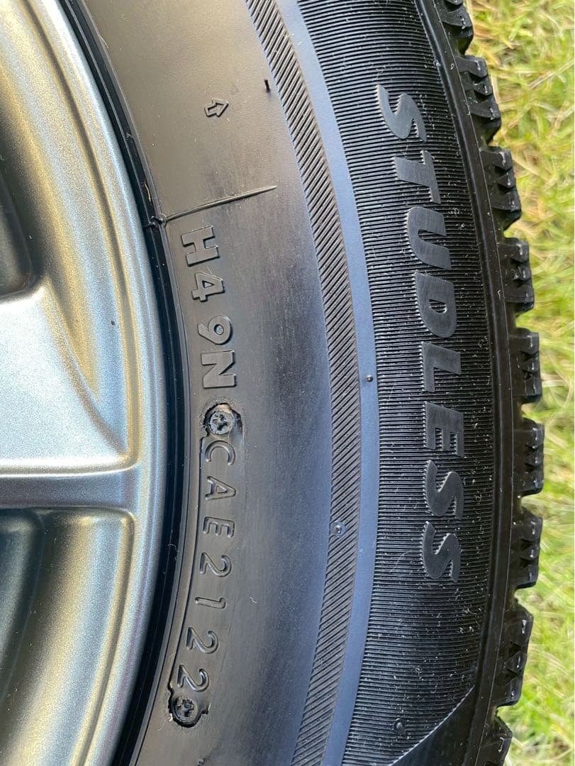 走行距離少★美品スタッドレス タイヤ & ホイール4本