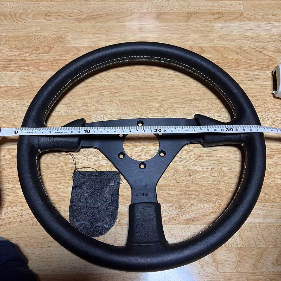 MOMO ステアリング コブラⅡ ホーンボタン付き φ35cm