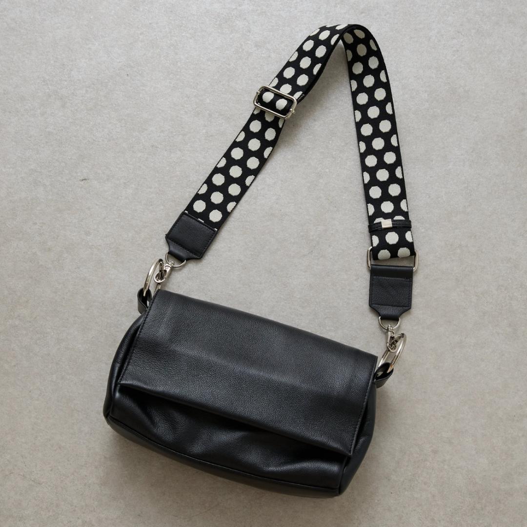 ★連休価格★【新品タグ付】ビアズリー レザー ボディバッグ + 替ベルトセット1