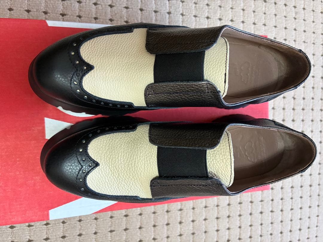 美品　スペイン製wondersウィングチップローファー