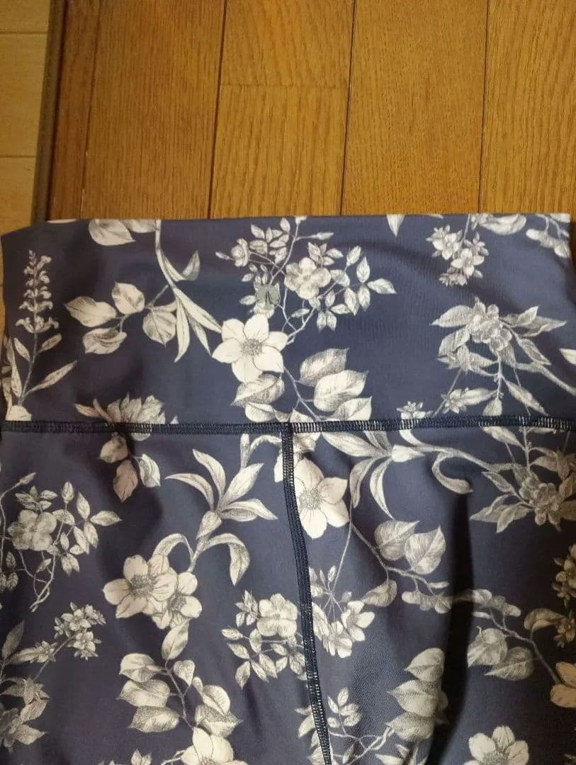 SUKALAスカーラボタニカルガーデンMサイズ（ブラトップ＆レギンス）セット