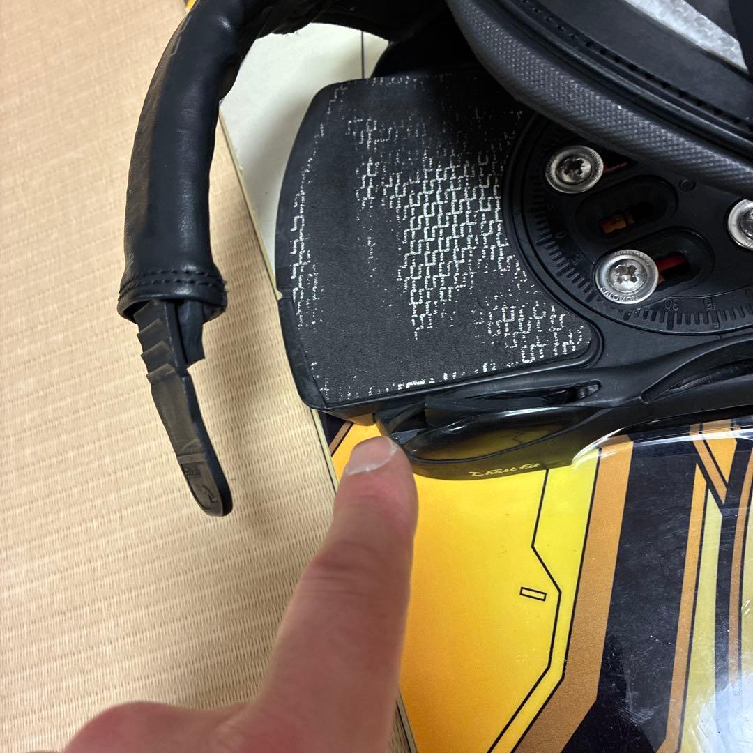 Salomon スノーボード板、ブーツ 、ウェア、グローブ、ゴーグル