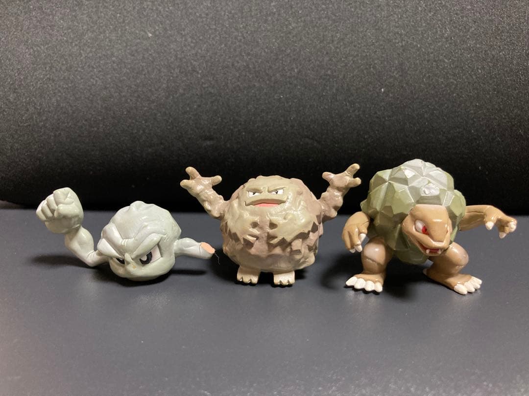 ポケモン　モンコレ　イシツブテ　ゴローン　ゴローニャ