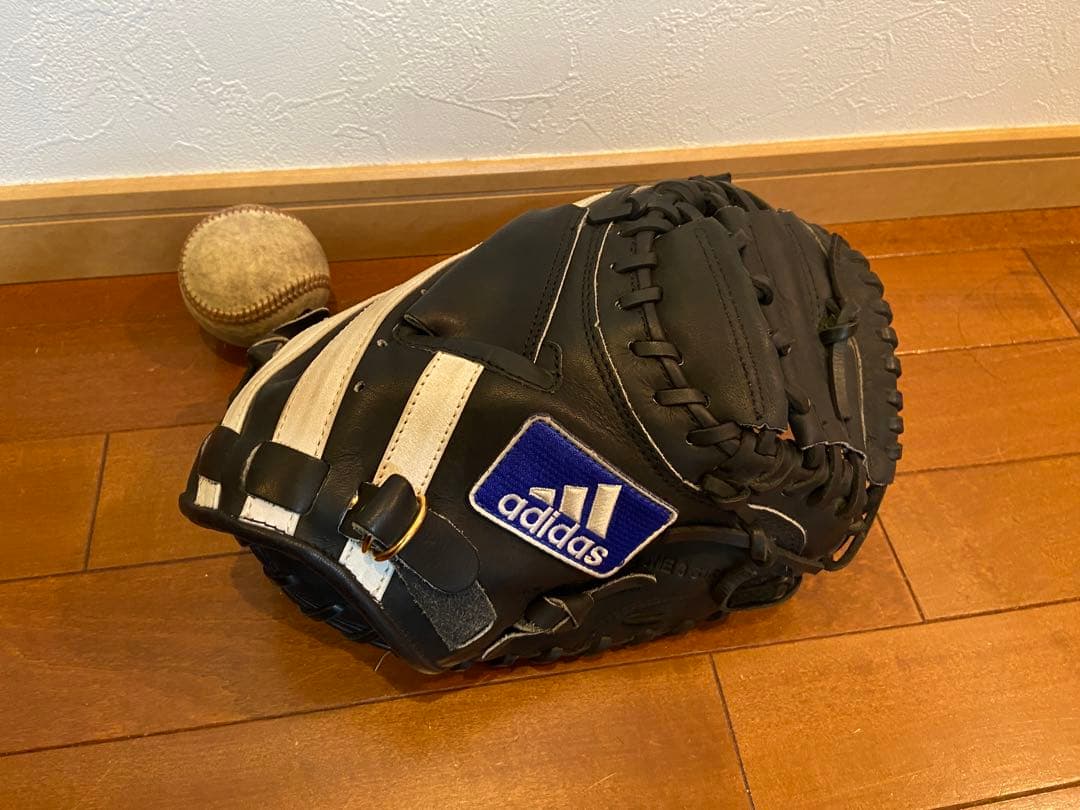 アディダス 白黒 キャッチャーミット