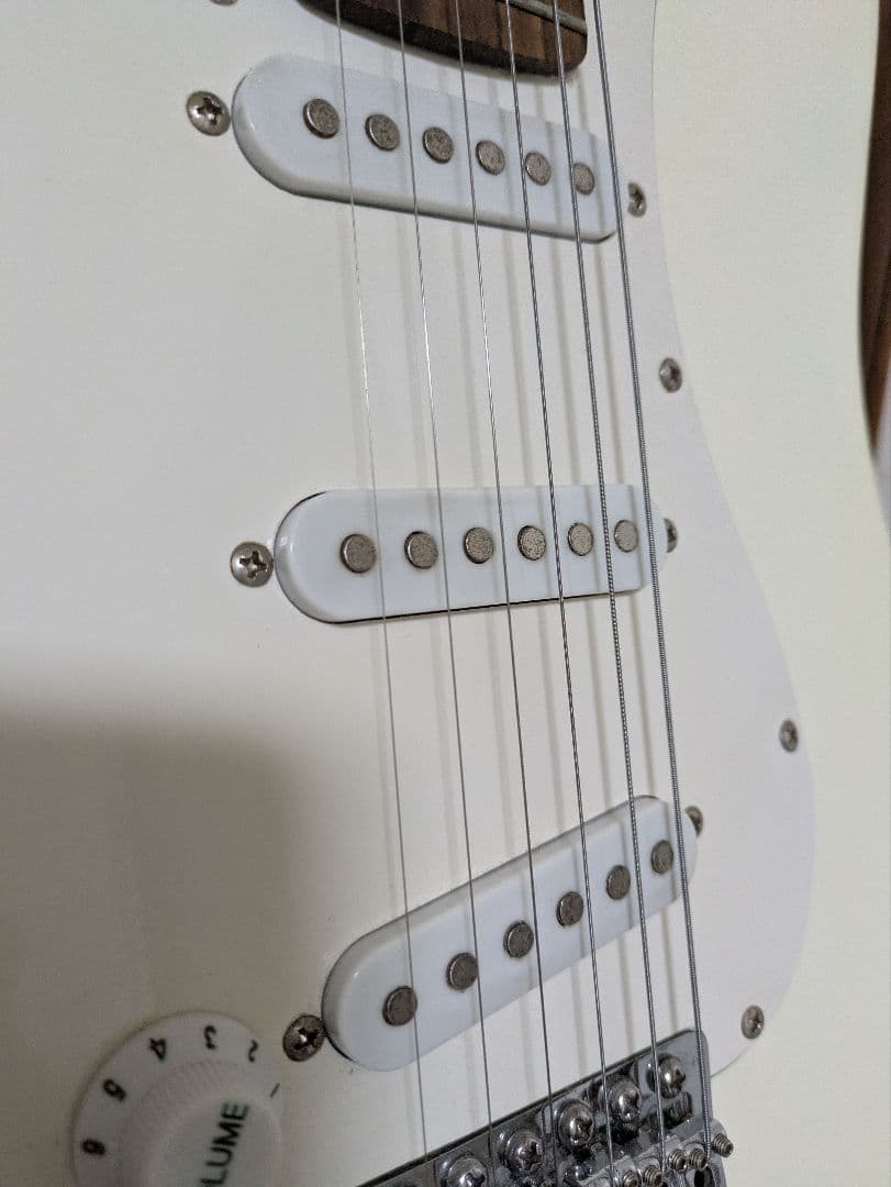 Bacchus 　エレキギター　バッカス　ストラト　レフティ　左利き　ホワイト