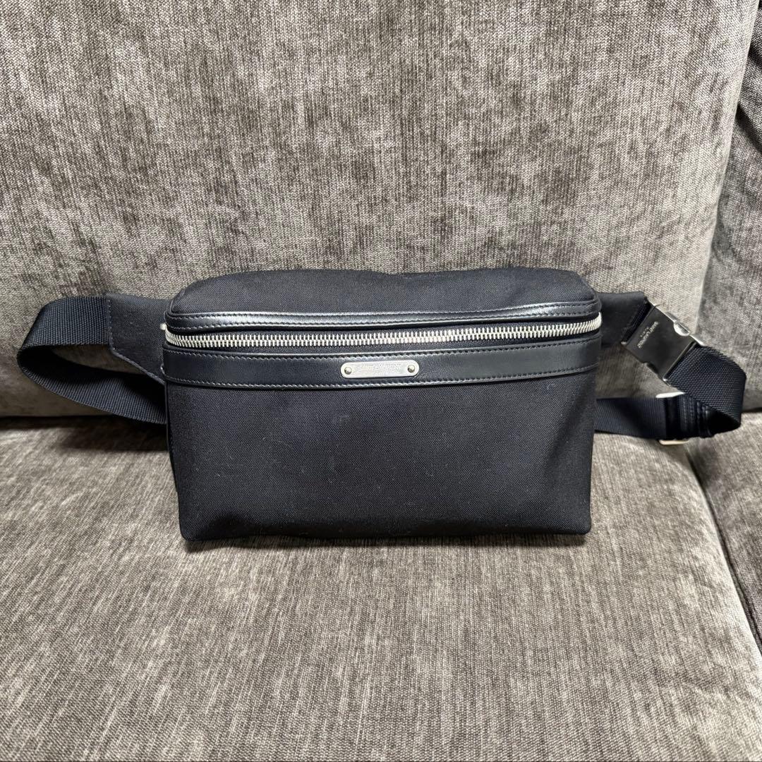 イクイノックス！最終値下げ！【美品】サンローラン　ボディ・ショルダーバッグ