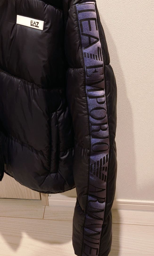 カラスアルマーニ EMPORIOARMANI EA7 ダウンジャケット