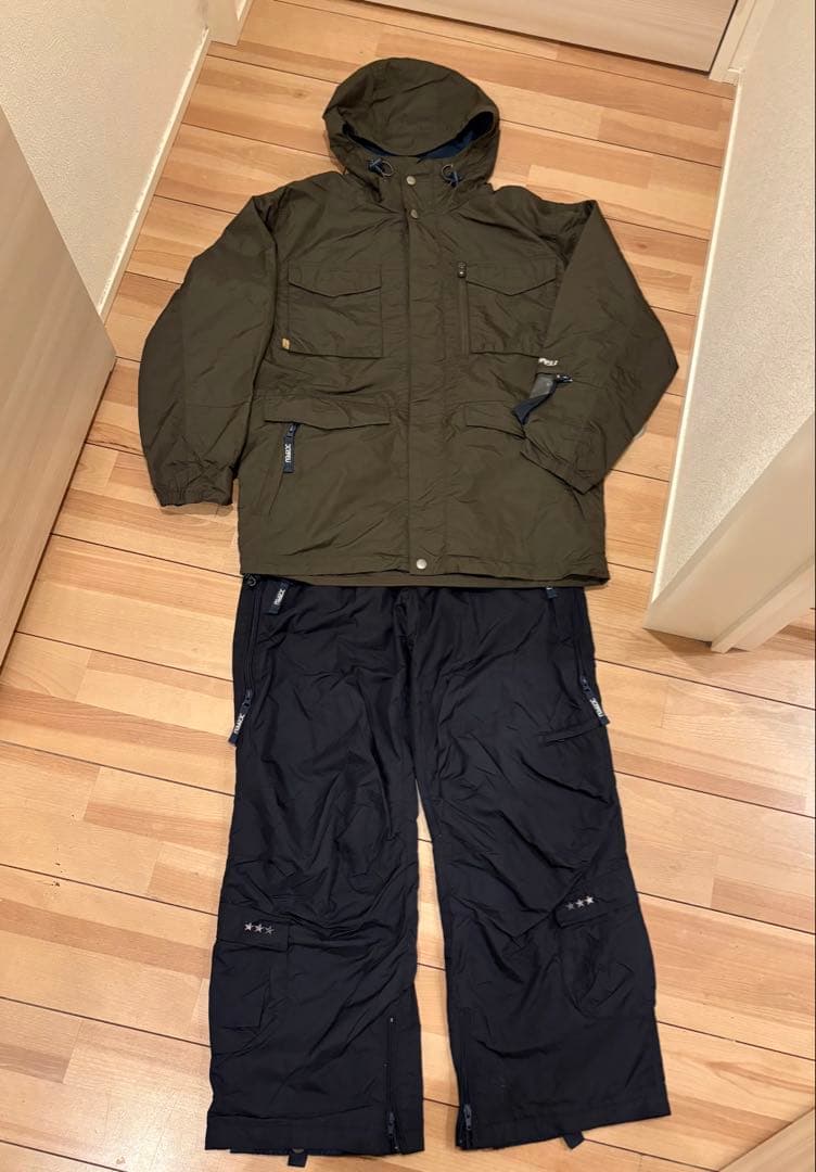 xandi レディーススノーボードウェア　上下セット
