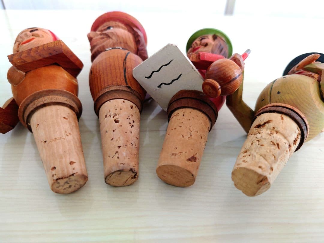 アンティーク　木彫り　人形からくり ボトルストッパー　4個