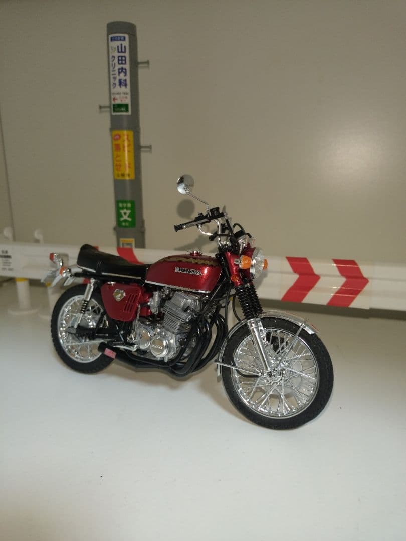 アオシマバイクシリーズプラモデル完成品ホンダCB750Customクリアケース付