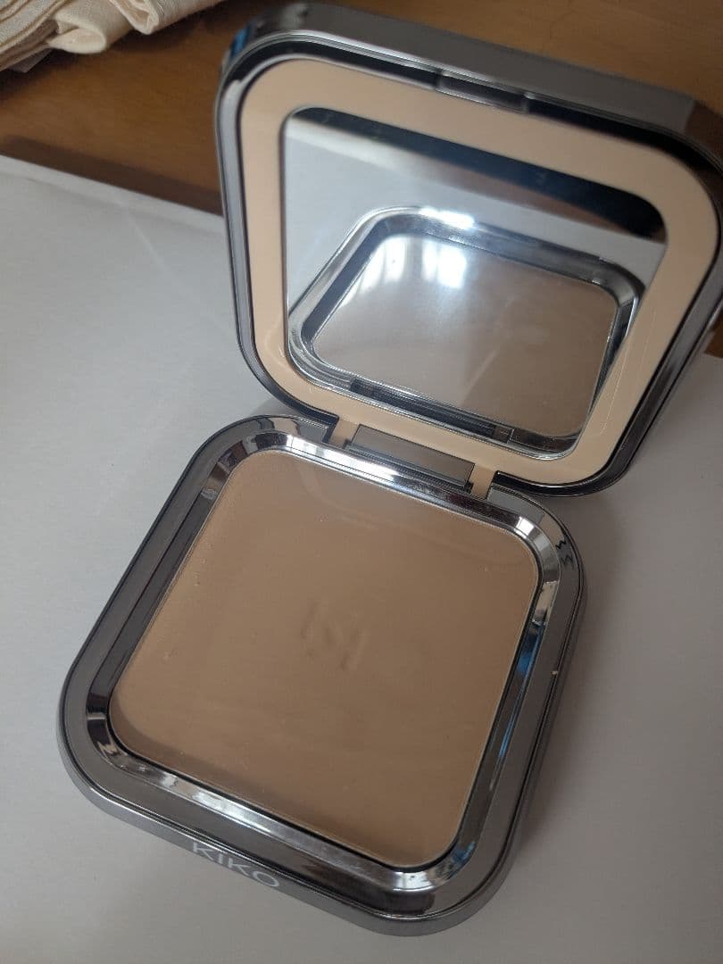 KIKO MILANO パウダーファンデーション & アイシャドウパレット