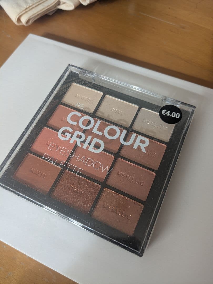 KIKO MILANO パウダーファンデーション & アイシャドウパレット