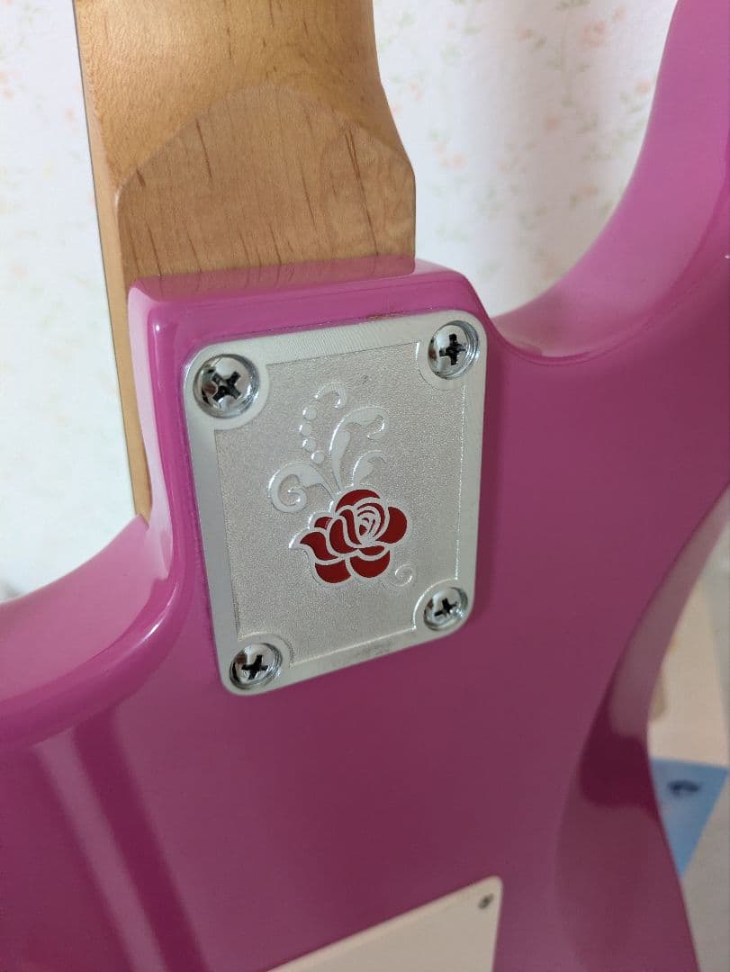 Gypsy Rose ジプシーローズ　ピンクエレキギター　ストラトタイプ