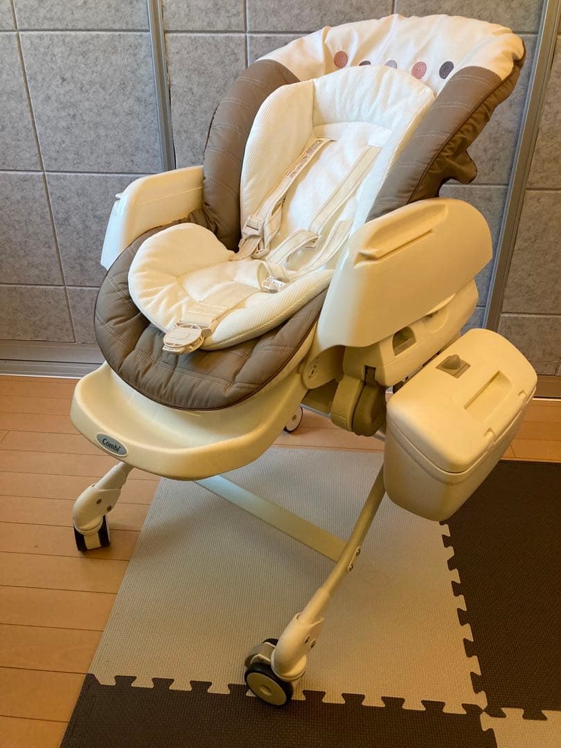 コンビ Combi オートスイング　電動ハイローチェア ネムリラAT