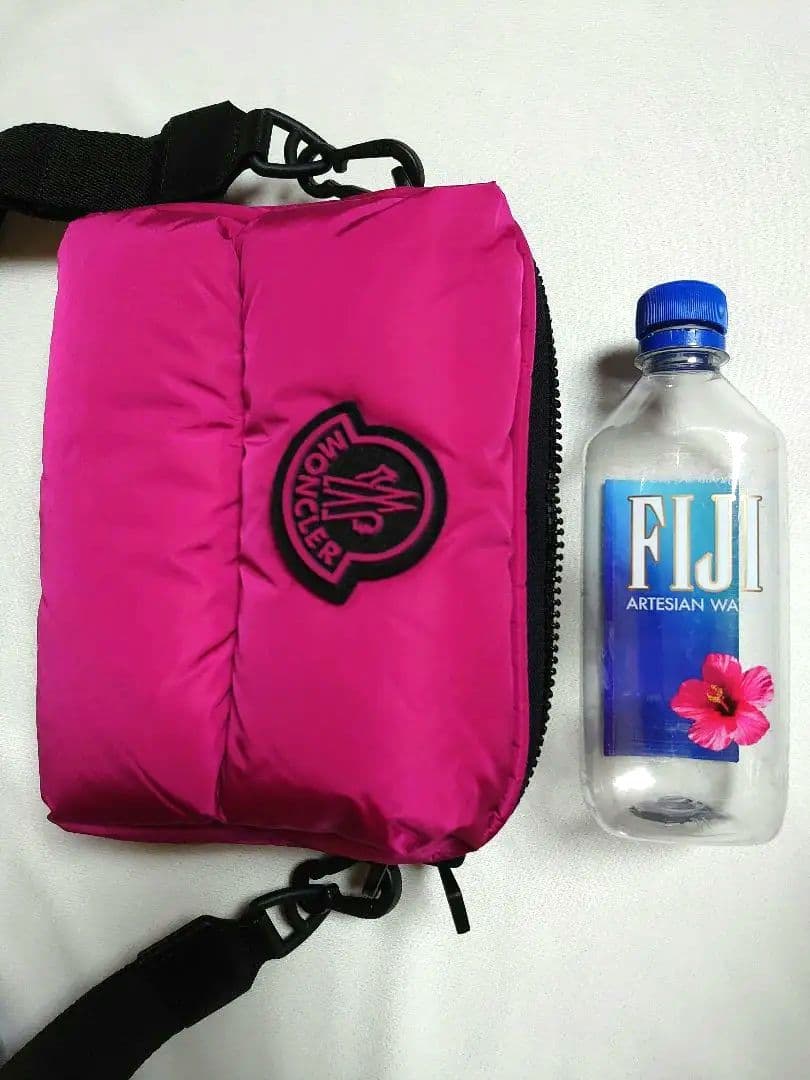 新品★MONCLER ボディバッグ ショルダーバッグ ポーチ ピンク