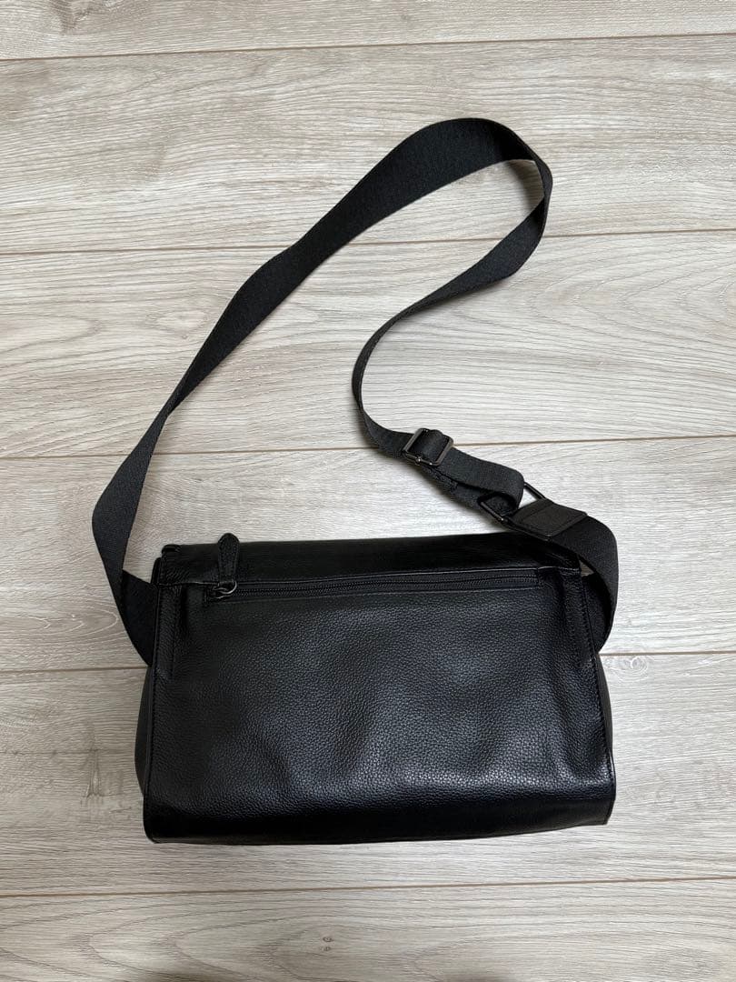 ear PAPILLONNER ワイドテープショルダーバッグ ボディバッグ