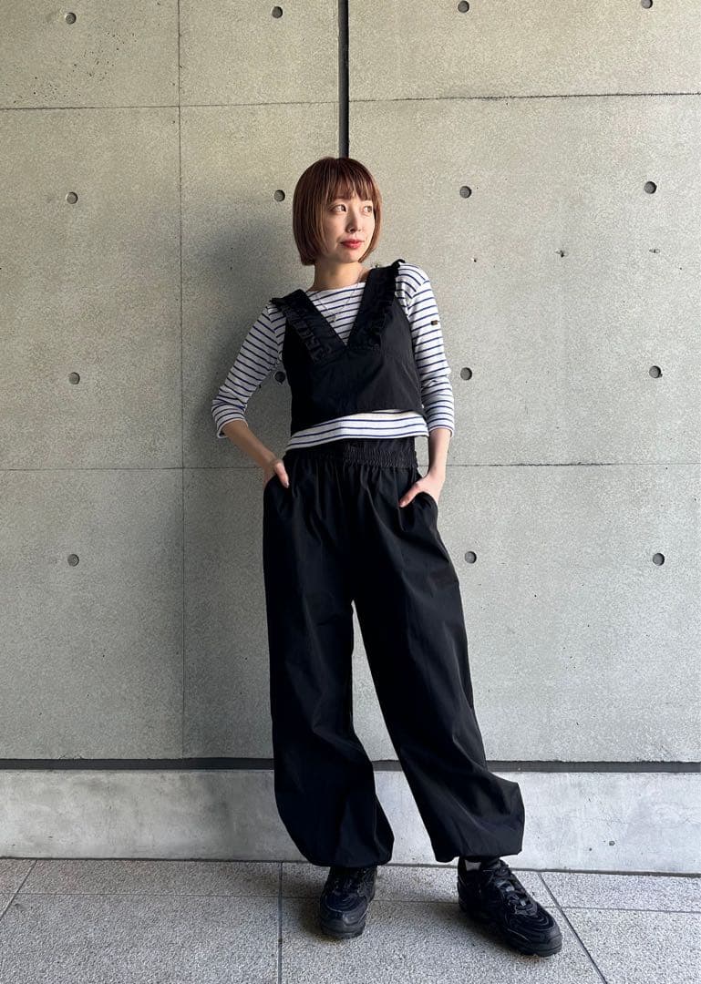 ＊くるみ＊マチュピチュ V/N フリル付き黒キャミソール