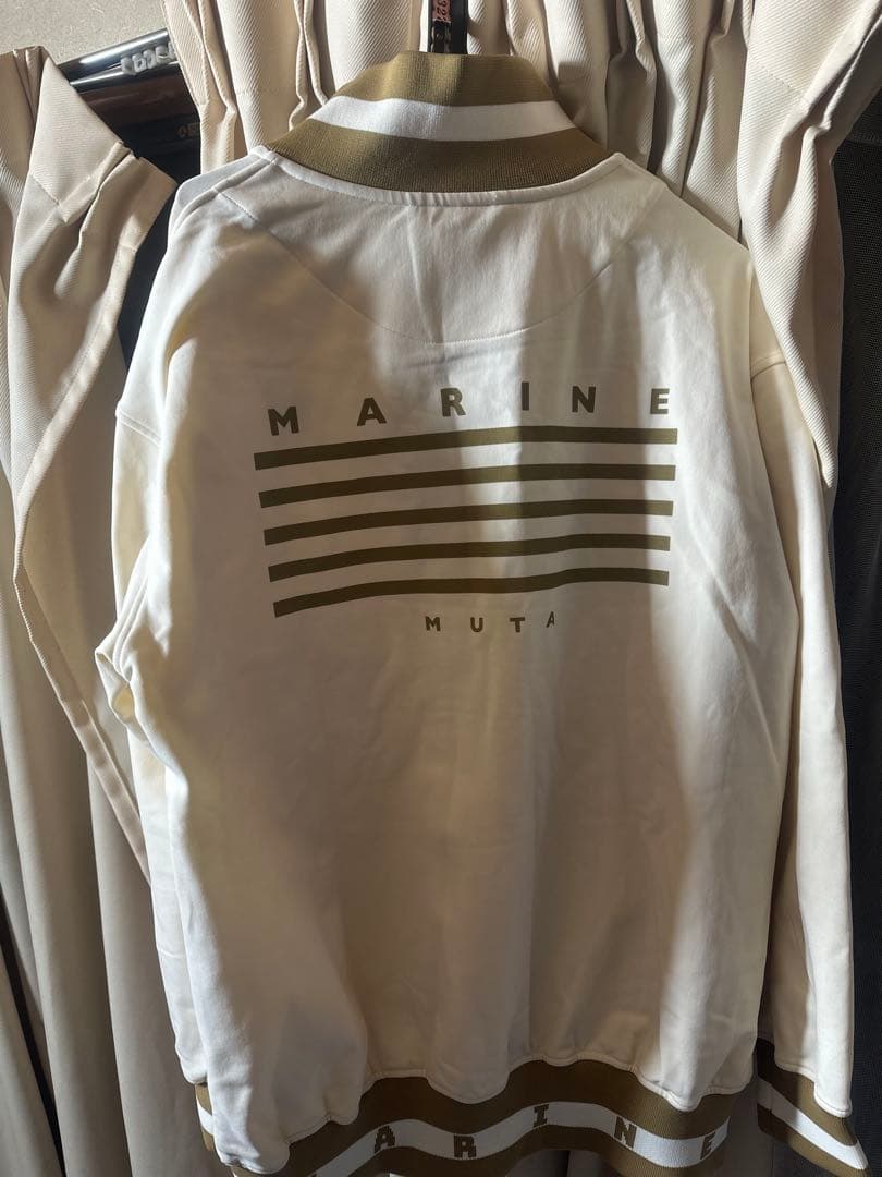 【未使用品】muta ムータ　ヒートパフォーマ ジップアップブルゾン