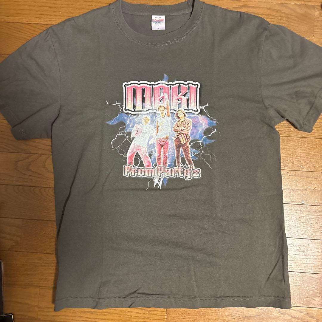 Maki バンTee 古着風グラフィックバンドTシャツ