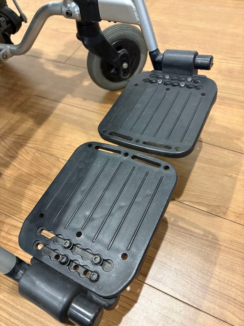 YAMAHA .中古電動車椅子　折りたたみ可能　①