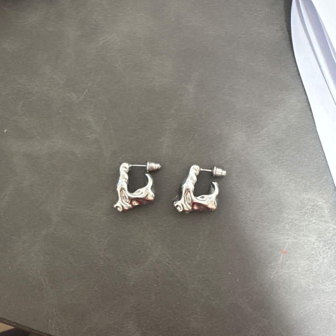 完売品 ジェントルイス ピアス 両耳