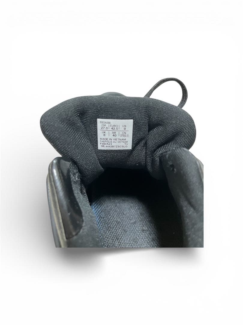 【ぺコ】ASICS GELBURST 27