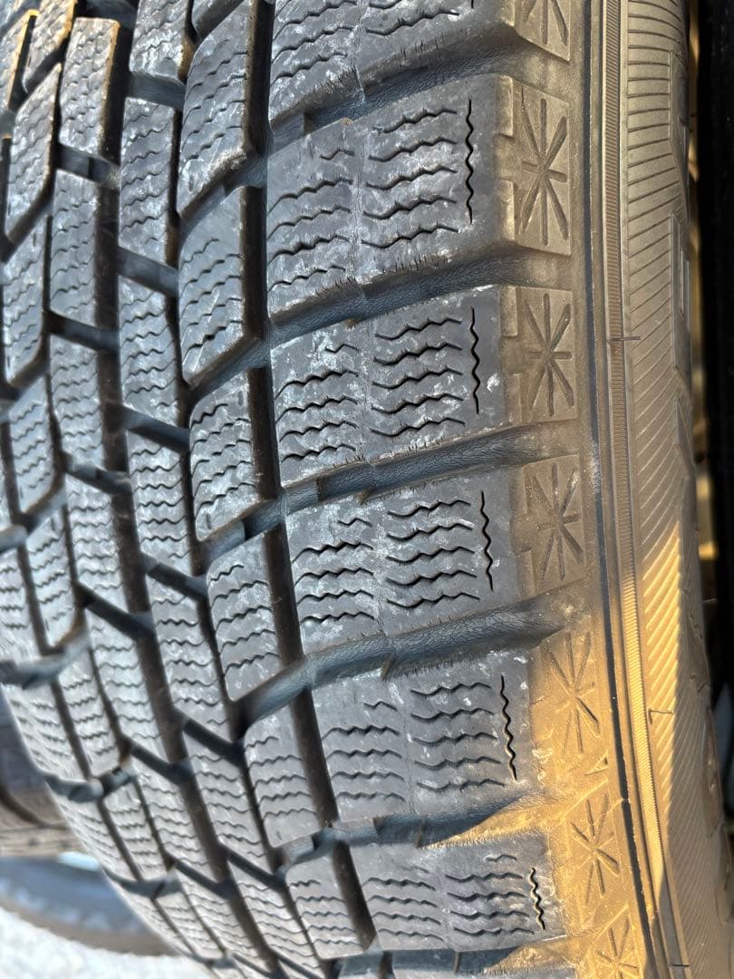 30系アルファード　スタッドレスタイヤ　215/65 16