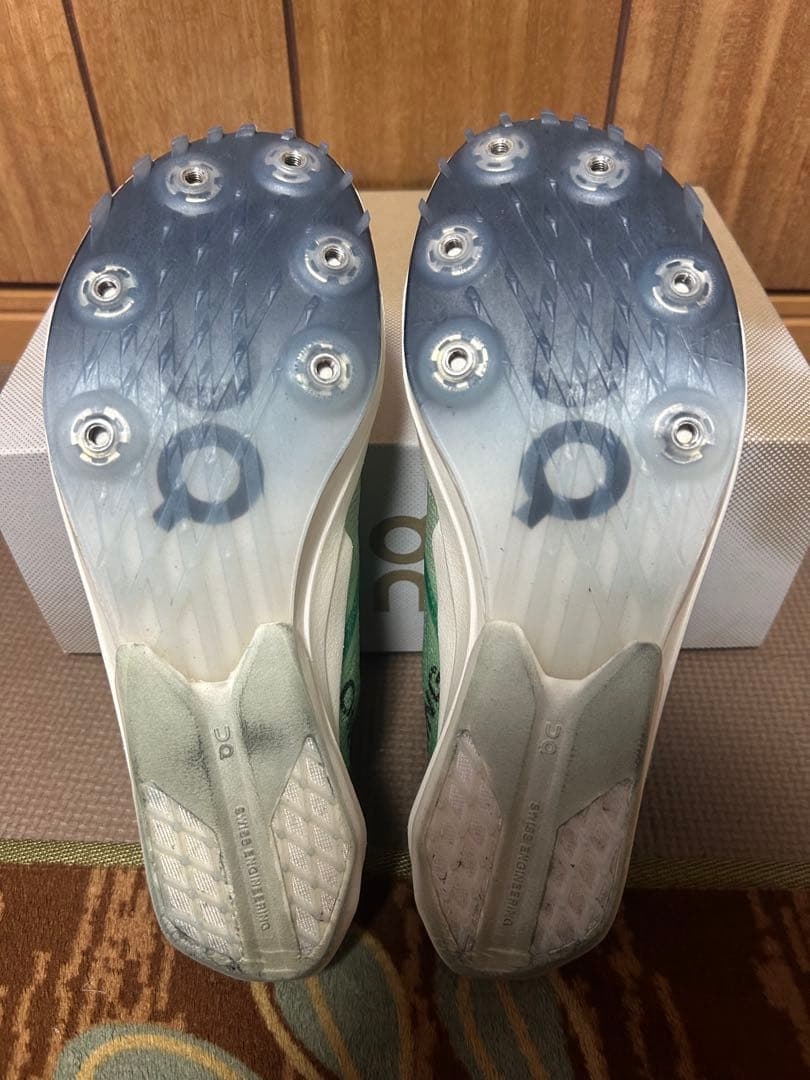 オン クラウドスパイクシティウス2 24.5cm