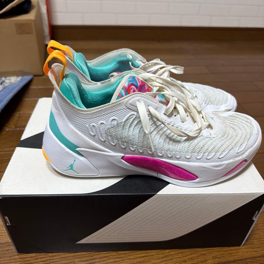 Jordan バスケットボールシューズ ホワイト/ピンク/ターコイズ
