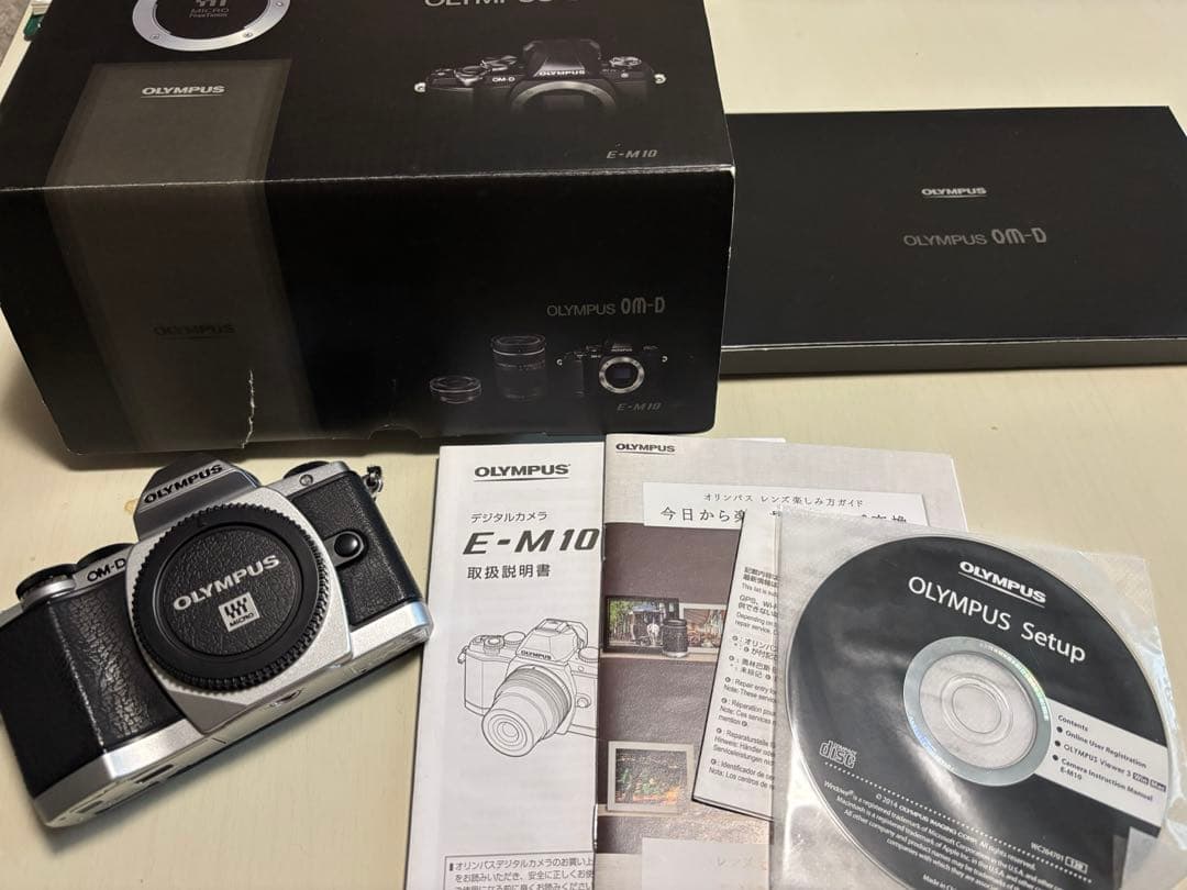 OLYMPUS OM-D E-M10 ミラーレス一眼ボディーのみ