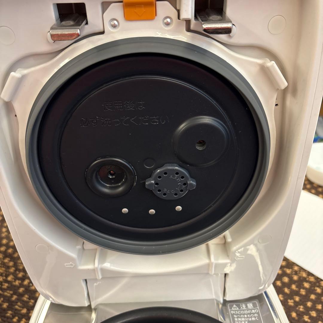 象印　炎舞炊き　炊飯器　2021年製　NW-LB10 絹白2022年1月下旬購入