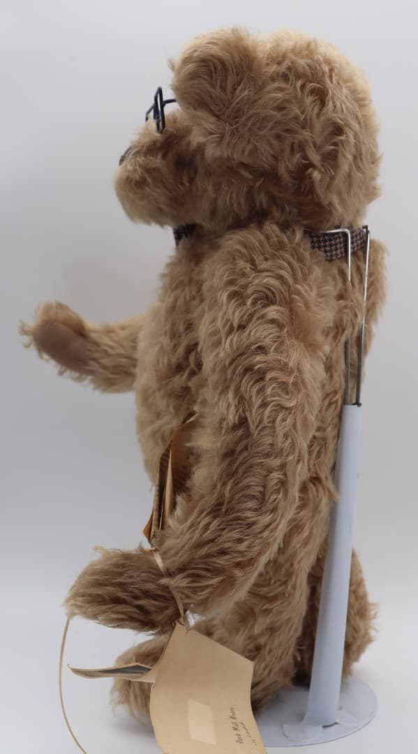 卒業帽をかぶった大きなテディベア 47cm アーティスト・ベア