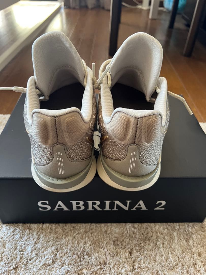 Nike SABRINA 2 ゴールド