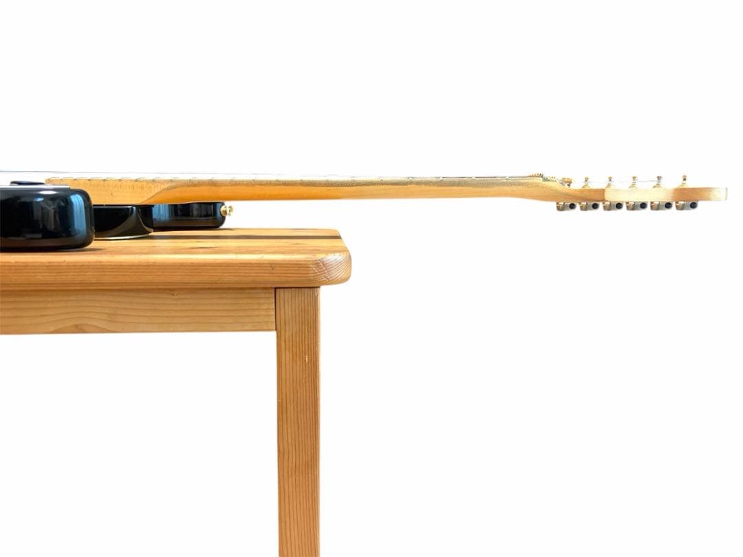 【週末限定セール！】エレキギター　Fender ストラトキャスター 純正ケース付