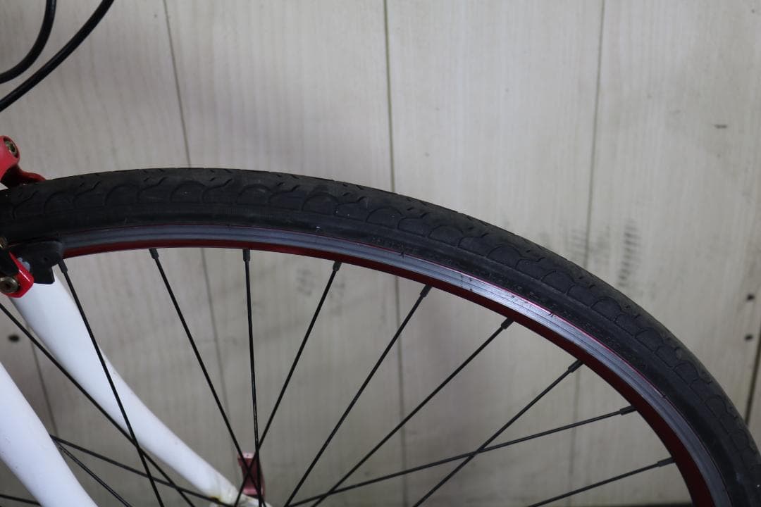 シボレーコルベット 700C シマノ6速 440mm クロスバイク 白