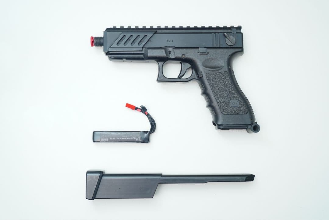 東京マルイ G18C グロック18C 電動ハンドガン　バッテリー　多弾セット