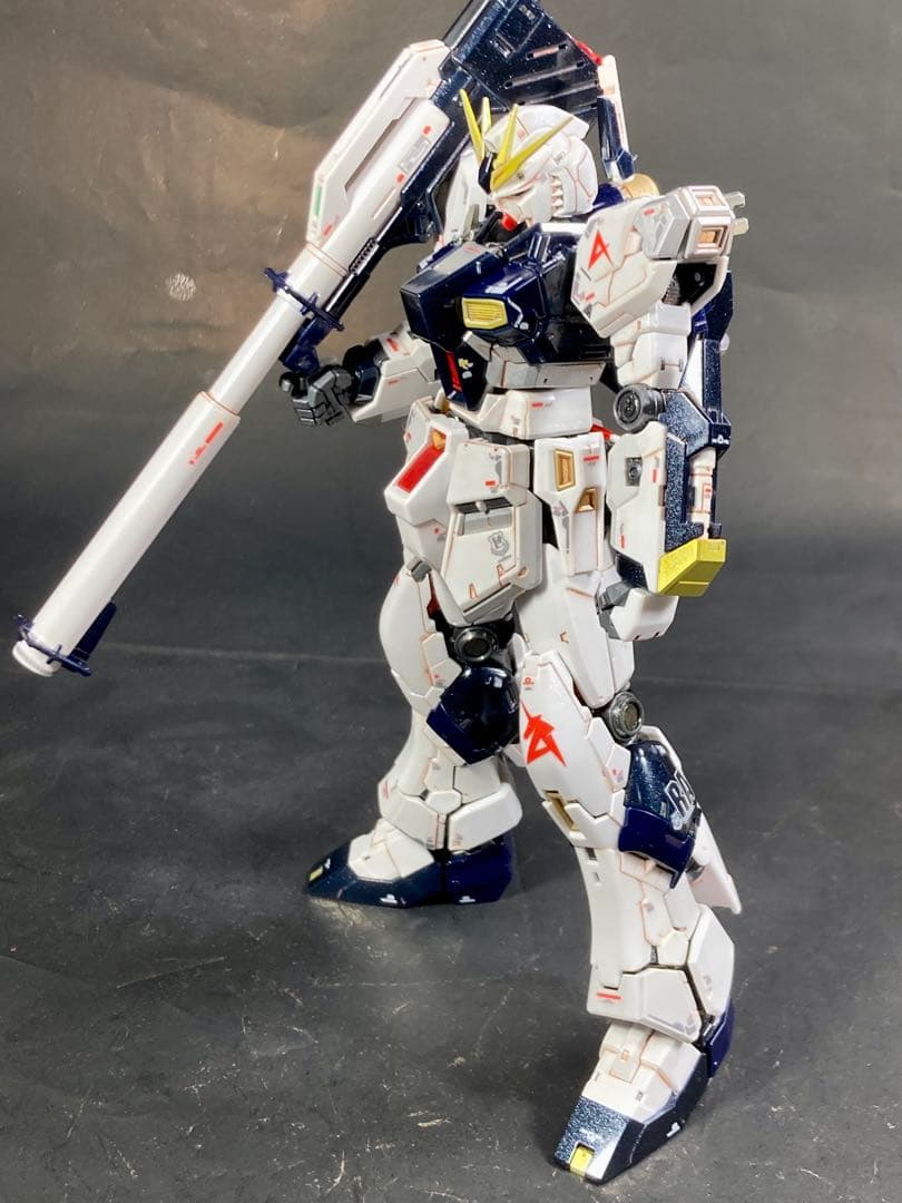 RG νガンダム 全塗装済完成品