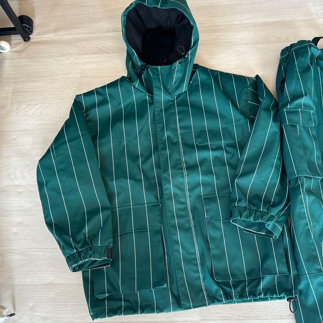 スノーボードウェアー　Sサイズ　美品