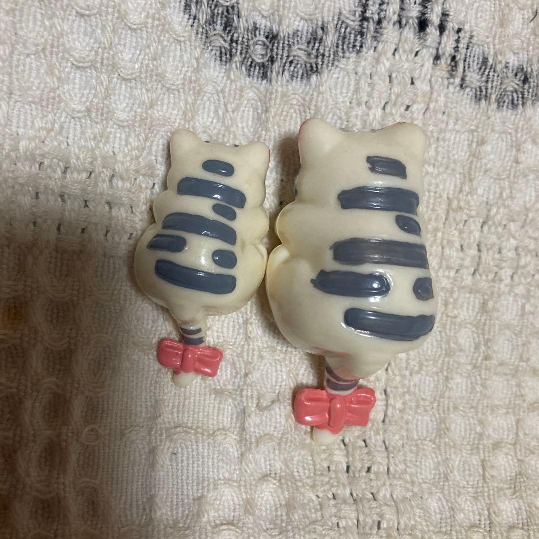 昭和レトロ　コップのフチ　 猫　引っ掛けマスコット　 撮影＆確認のため開封した