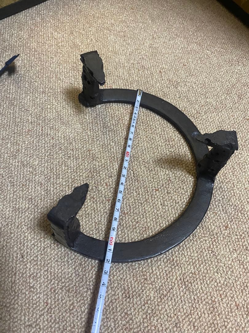 笹爪　虫喰　風炉五徳　釜師　畠春斎氏作　共箱入