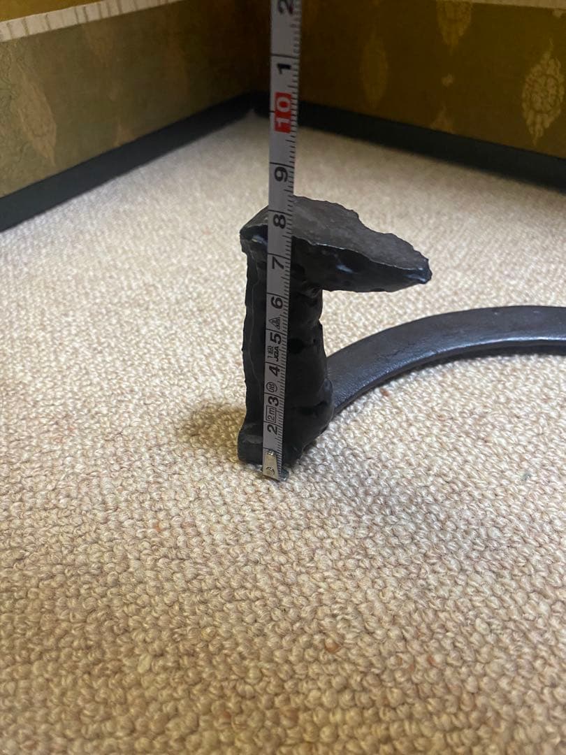 笹爪　虫喰　風炉五徳　釜師　畠春斎氏作　共箱入