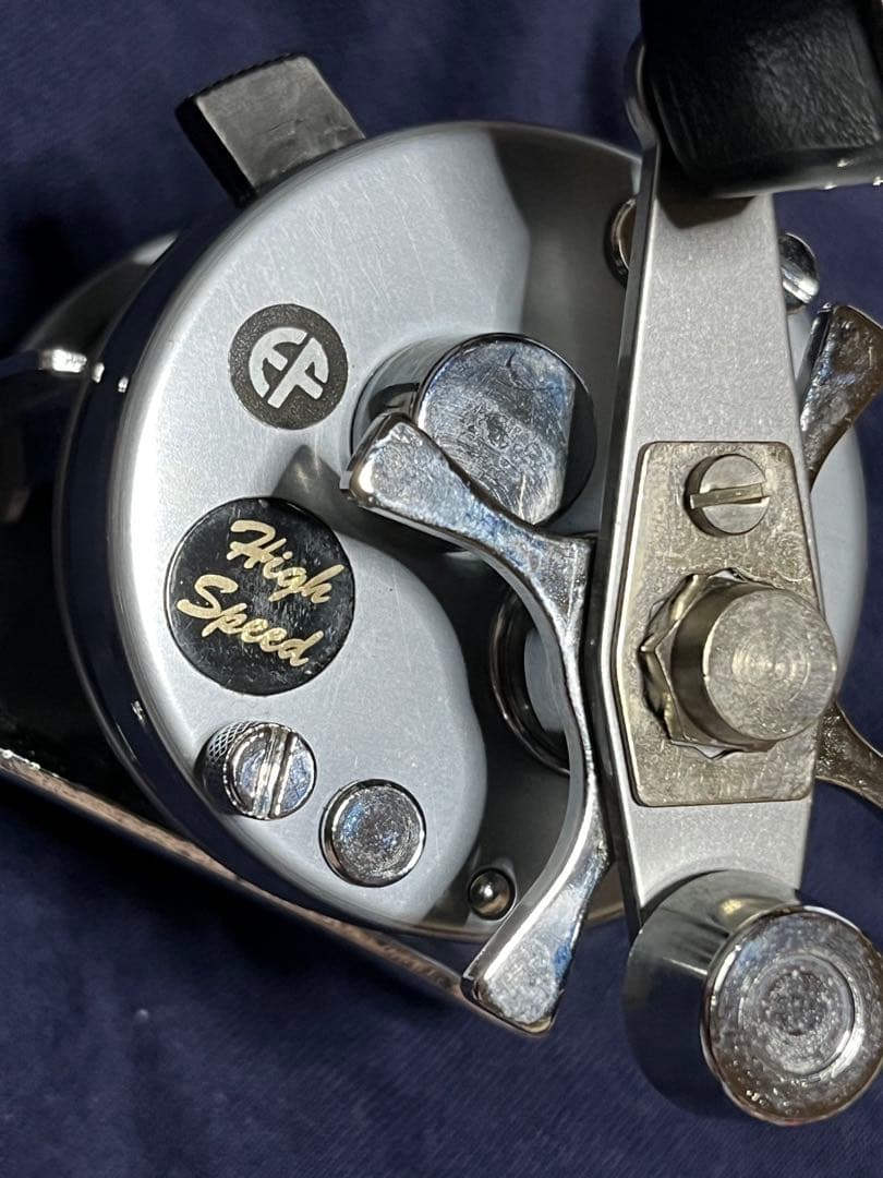 新品未使用　84年製　ABU garcia アンバサダー2500C