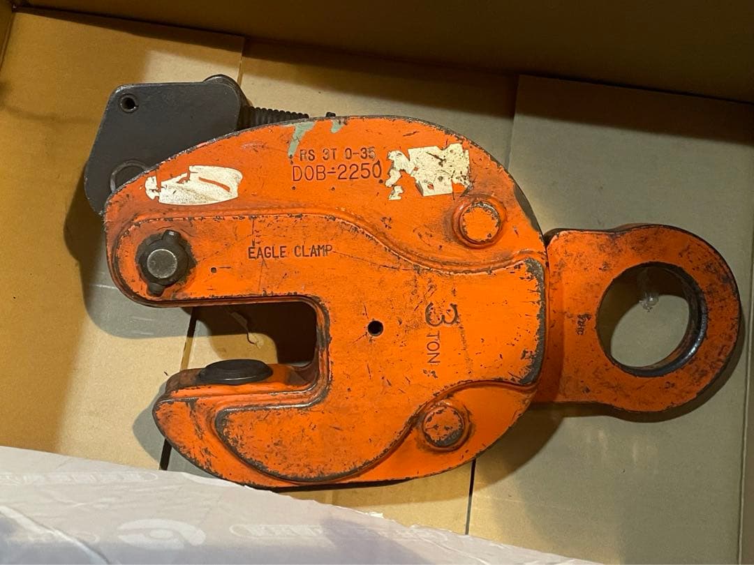 イーグルクランプ　縦吊り専用クランプ