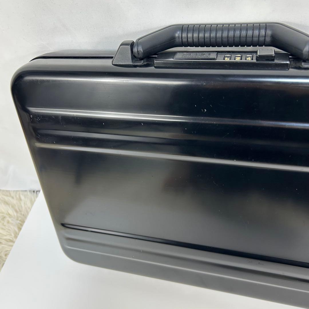 ギャランティー付き ゼロハリバートン アタッシュケース 軽量 ブラック