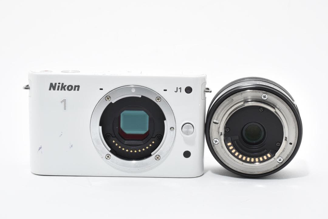 NIKON 1 J1 ホワイト＋10-30mm ショット数27600回 カメラ
