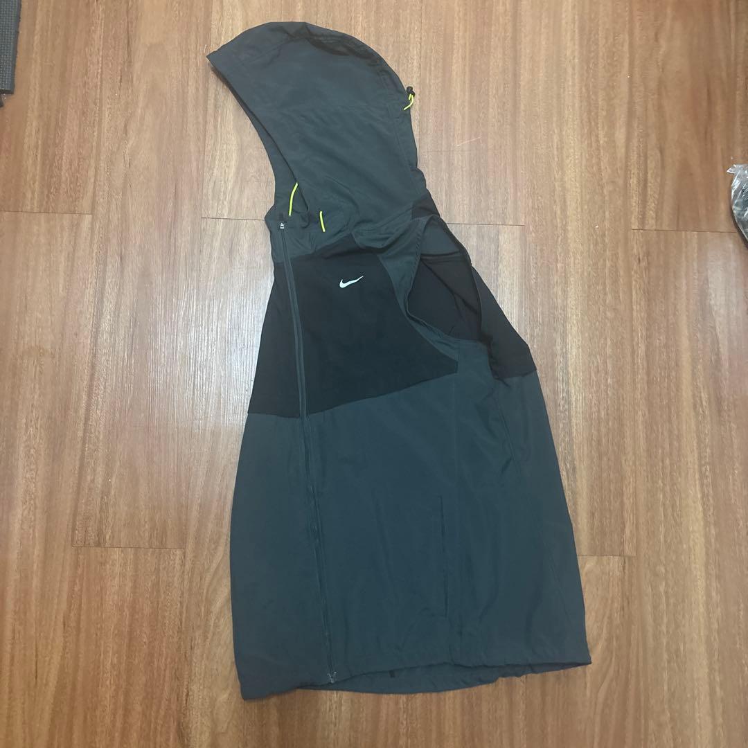Nike Running フード付き　ナイロンベスト　ドローコード